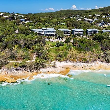 Stradbroke Island Beach Hotel 波因特卢考特 外观 照片