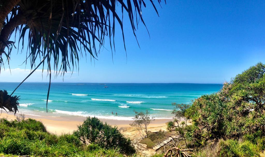 Stradbroke Island Beach Hotel 波因特卢考特 外观 照片