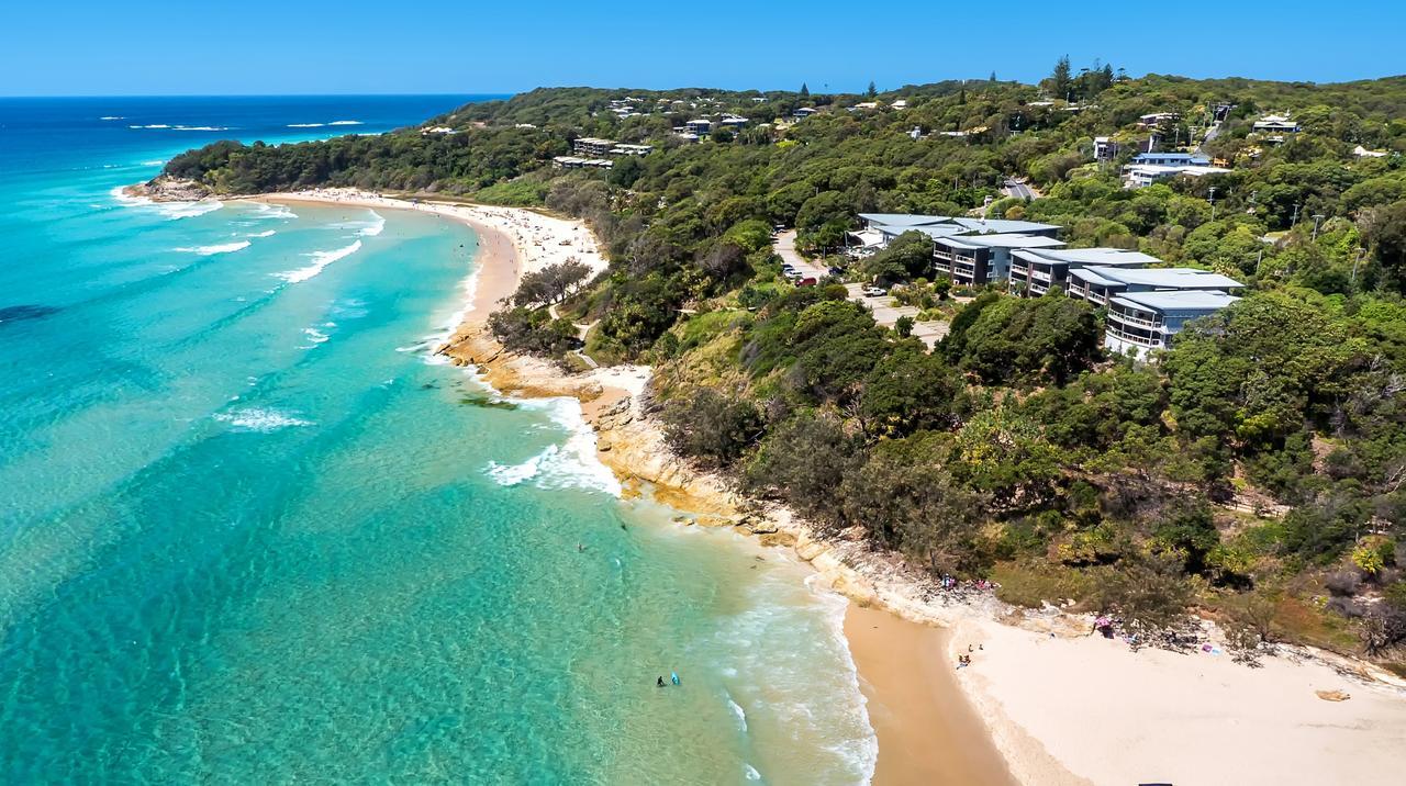 Stradbroke Island Beach Hotel 波因特卢考特 外观 照片